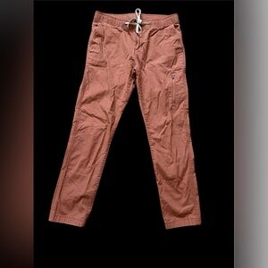 Vuori Women's Cargo Pants in Rusty Rose
